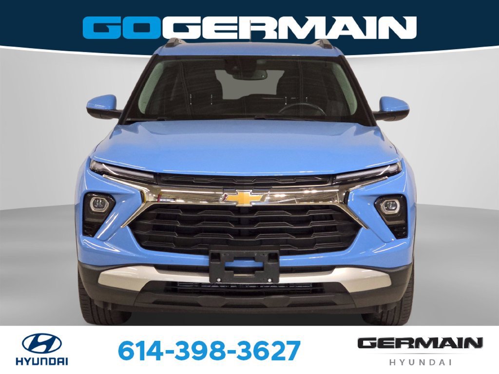 Used 2024 Chevrolet TrailBlazer LT w/ Convenience Package AWD/4WD image 2