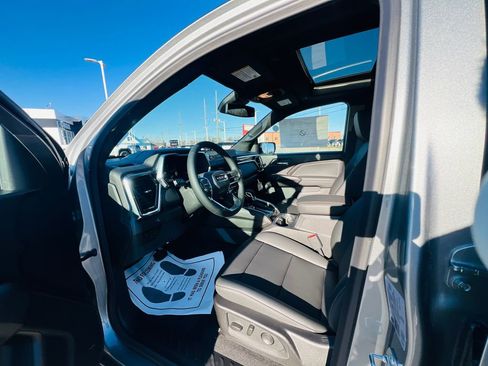 New 2026 GMC Canyon Elevation w/ Convenience Package image 13