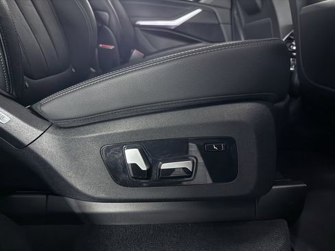 Used 2022 BMW X7 xDrive40i w/ M Sport Package image 29