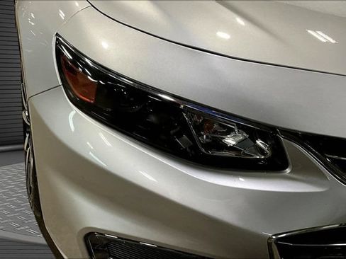 Used 2018 Chevrolet Malibu LT FWD image 30