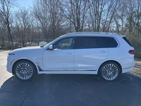 New 2026 BMW X7 xDrive40i w/ Executive Package image 2