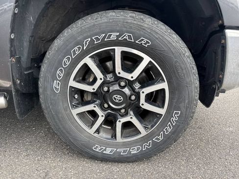 Used 2018 Toyota Tundra SR5 w/ TRD Off Road Package AWD/4WD image 11