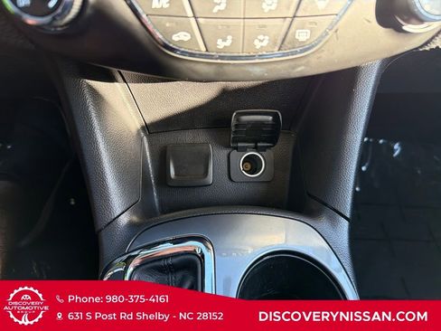 Used 2017 Chevrolet Cruze LT image 21