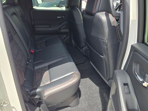 Used 2025 Nissan Frontier PRO-4X w/ Pro Premium Package AWD/4WD image 8