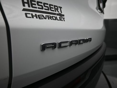 Used 2025 GMC Acadia Elevation image 37