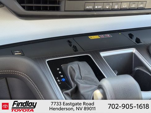 Certified 2025 Toyota Sienna LE FWD image 27