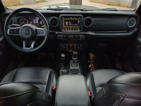 Used 2022 Jeep Wrangler Unlimited Sahara image 30