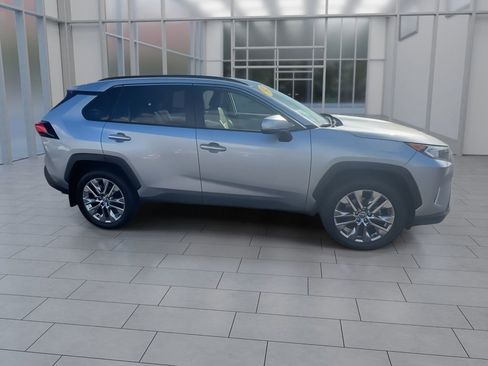 Used 2021 Toyota RAV4 Limited AWD/4WD image 9