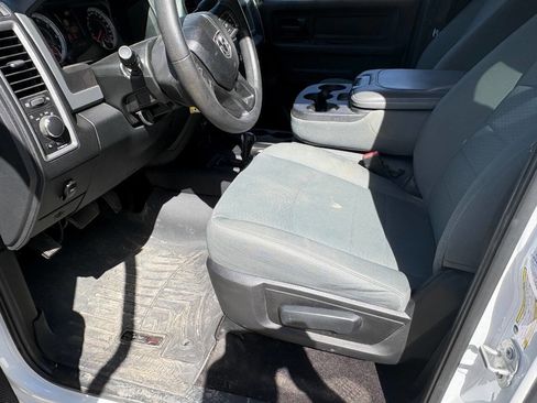 Used 2018 RAM 2500 Tradesman w/ Chrome Appearance Group AWD/4WD image 10
