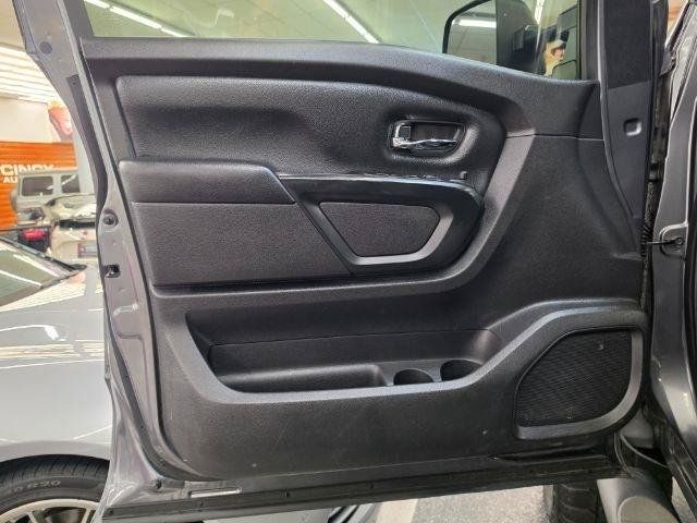 Used 2019 Nissan Titan SV w/ SV Convenience Package AWD/4WD image 28