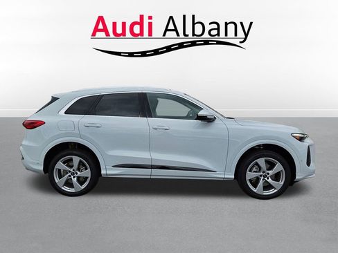 New 2025 Audi Q5 Premium Plus image 3