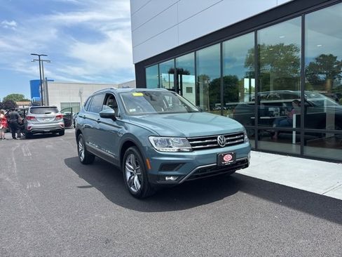 Used 2021 Volkswagen Tiguan SEL image 1