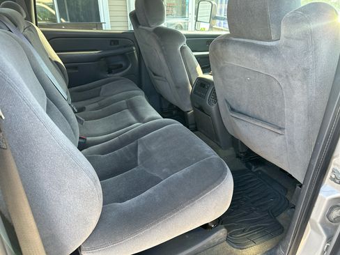 Used 2004 GMC Sierra 3500 SLE w/ Heavy-Duty Power Package image 18