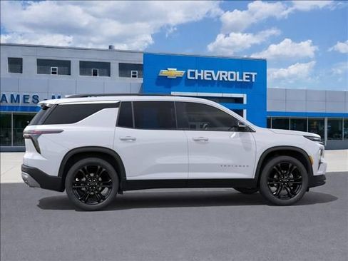 New 2026 Chevrolet Traverse LT w/ Driver Confidence Package AWD/4WD image 5