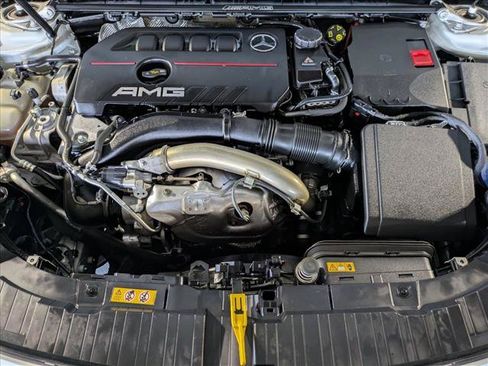 Used 2022 Mercedes-Benz GLB 35 AMG 4MATIC image 27