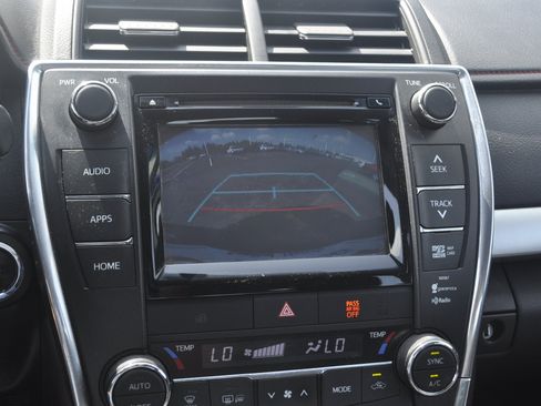 Used 2015 Toyota Camry XSE w/ Moonroof Package FWD image 25
