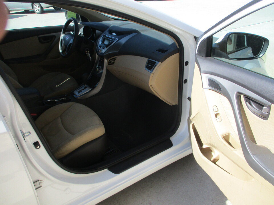 Used 2011 Hyundai Elantra GLS w/ Preferred Equipment Pkg 3 FWD image 19