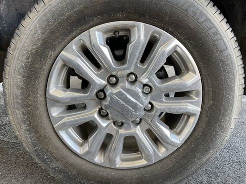 Used 2020 GMC Sierra 2500 Denali w/ Denali Ultimate Package image 8