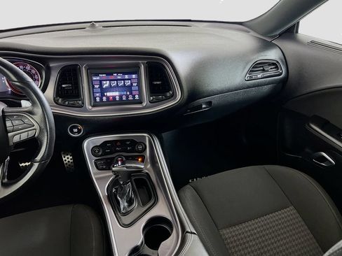 Used 2019 Dodge Challenger R/T RWD image 27