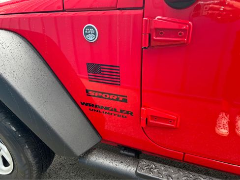 Used 2017 Jeep Wrangler Unlimited Sport w/ Mopar Black Appearance Group image 18