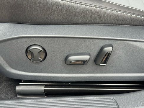 New 2025 Volkswagen Jetta SE image 22