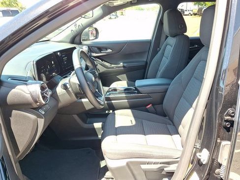 Used 2025 Chevrolet Equinox LT FWD image 9