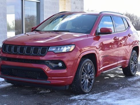 Used 2023 Jeep Compass Limited image 9
