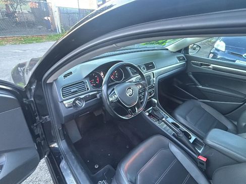 Used 2017 Volkswagen Passat 1.8T SE image 32