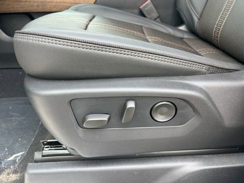 New 2026 Chevrolet Silverado 2500 High Country w/ High Country Premium Package AWD/4WD image 13