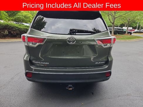 Used 2016 Toyota Highlander XLE AWD/4WD image 18