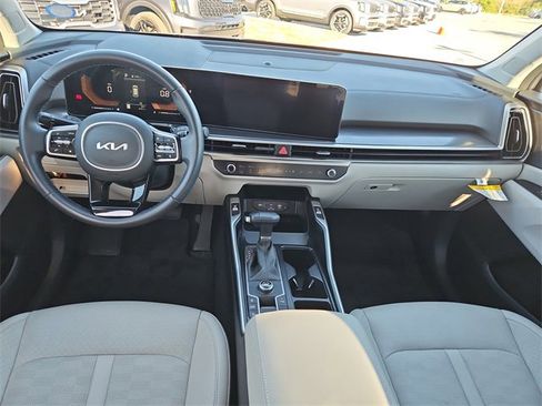 Certified 2025 Kia Sorento S image 8