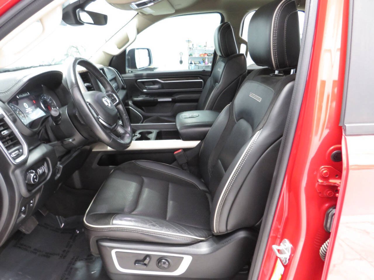Used 2020 RAM 1500 Laramie AWD/4WD image 16