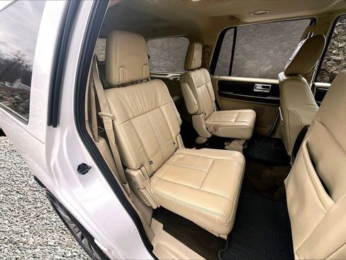 Used 2017 Lincoln Navigator Reserve image 23
