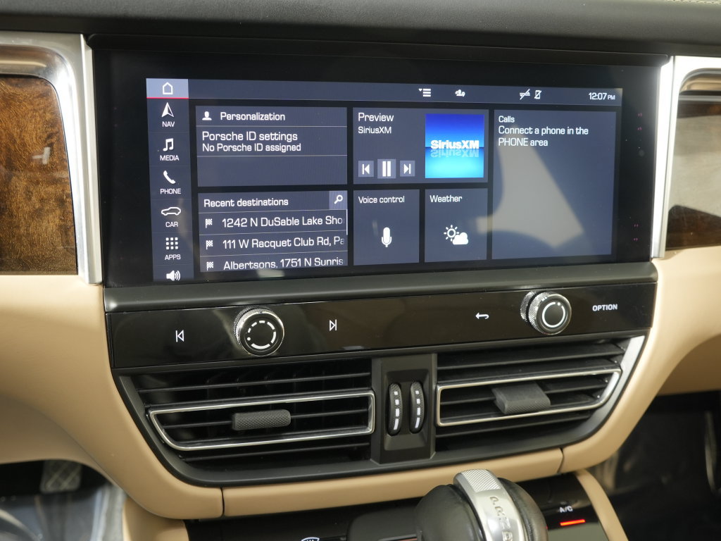Certified 2023 Porsche Macan S AWD/4WD image 29