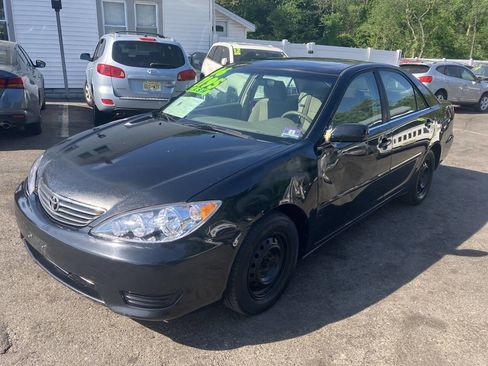 Used 2006 Toyota Camry LE FWD image 3