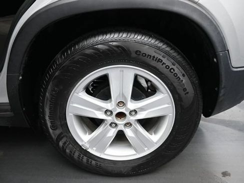 Used 2020 Chevrolet Trax LT FWD image 16