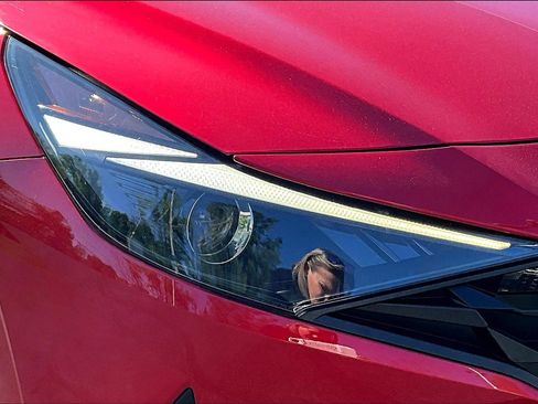 Used 2023 Hyundai Elantra SEL image 31