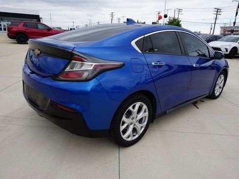 Used 2017 Chevrolet Volt Premier w/ Driver Confidence II Package FWD image 4