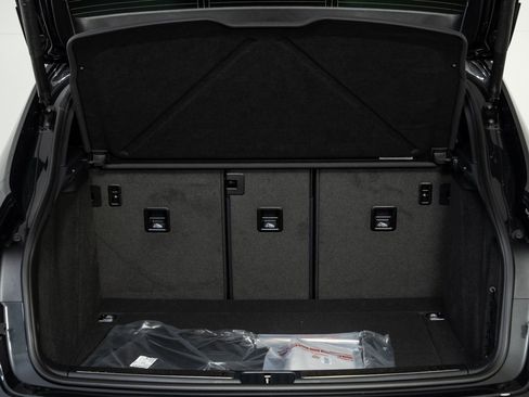 New 2026 Porsche Macan image 31