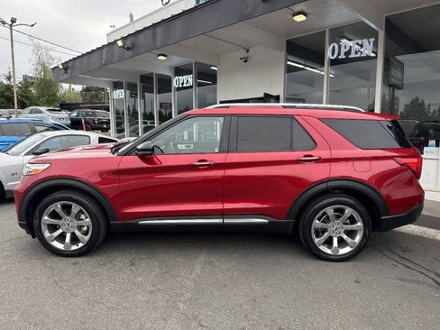 Used 2020 Ford Explorer Platinum w/ Premium Technology Package AWD/4WD image 3