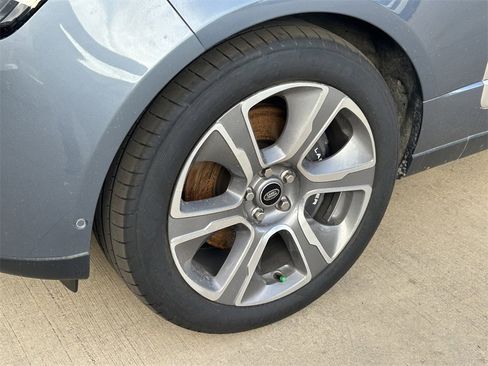 Used 2022 Land Rover Range Rover Westminster Edition image 9