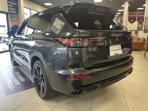 New 2026 Mitsubishi Outlander 4WD Plug-In Hybrid image 5