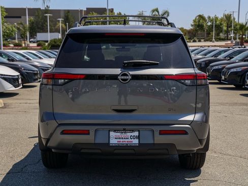 New 2026 Nissan Pathfinder SL FWD image 5