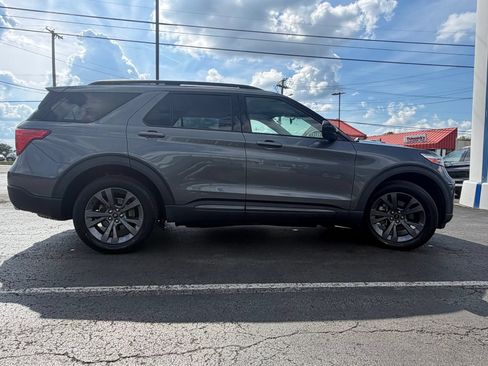 Used 2022 Ford Explorer XLT w/ Equipment Group 202A AWD/4WD image 11