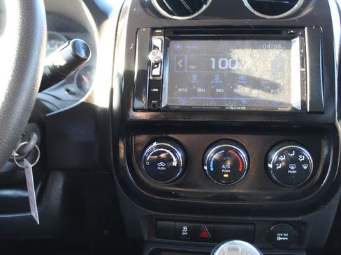 Used 2015 Jeep Patriot Sport image 15