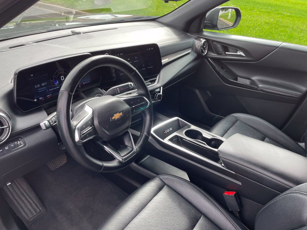 Used 2025 Chevrolet Equinox LT w/ Convenience Package II AWD/4WD image 11