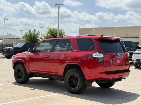 Used 2023 Toyota 4Runner SR5 Premium w/ Moonroof Package RWD image 7