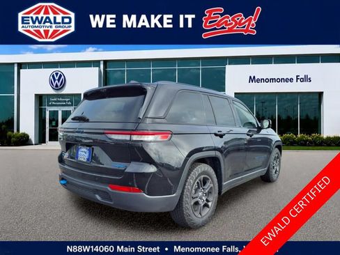 Used 2024 Jeep Grand Cherokee Trailhawk w/ Luxury Tech Group III AWD/4WD image 7
