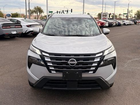 Certified 2025 Nissan Rogue SV FWD image 9
