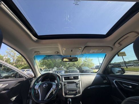 Used 2016 Nissan Altima 3.5 SL w/ 3.5 Technology Package FWD image 21